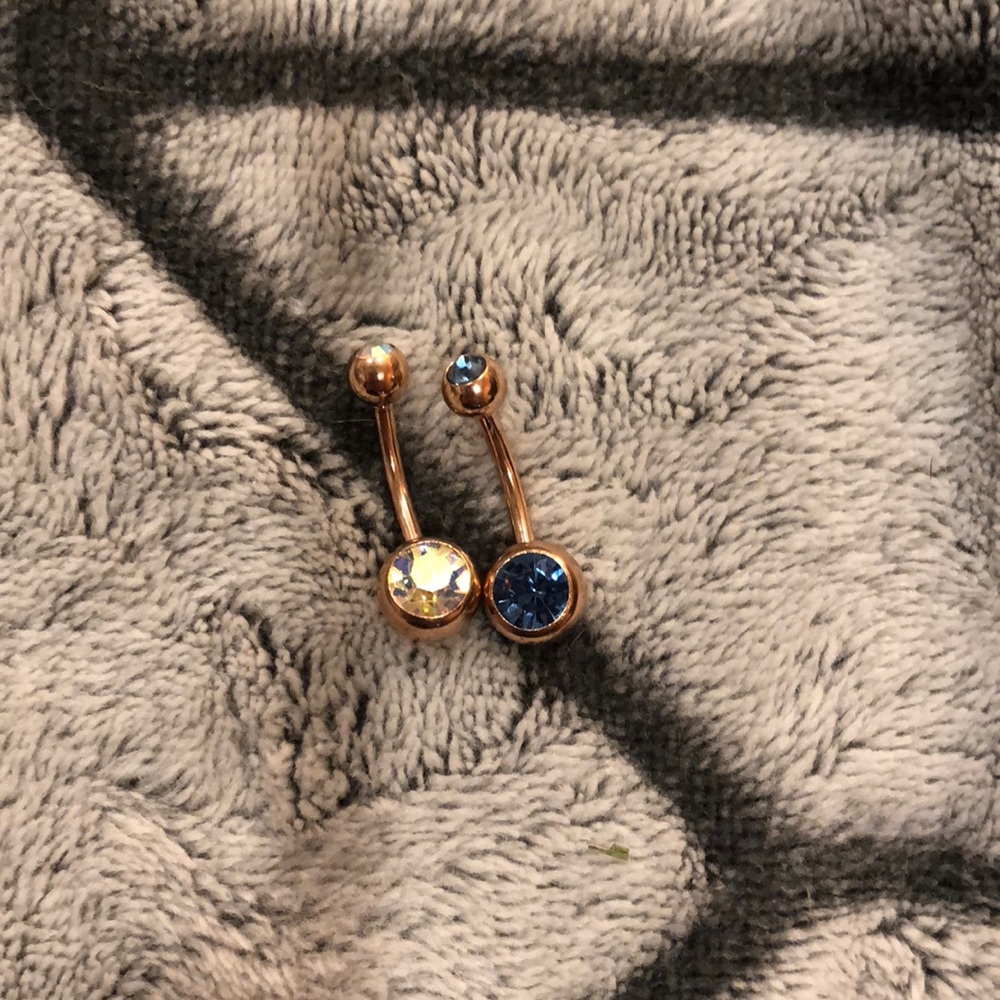 2 belly button rings
